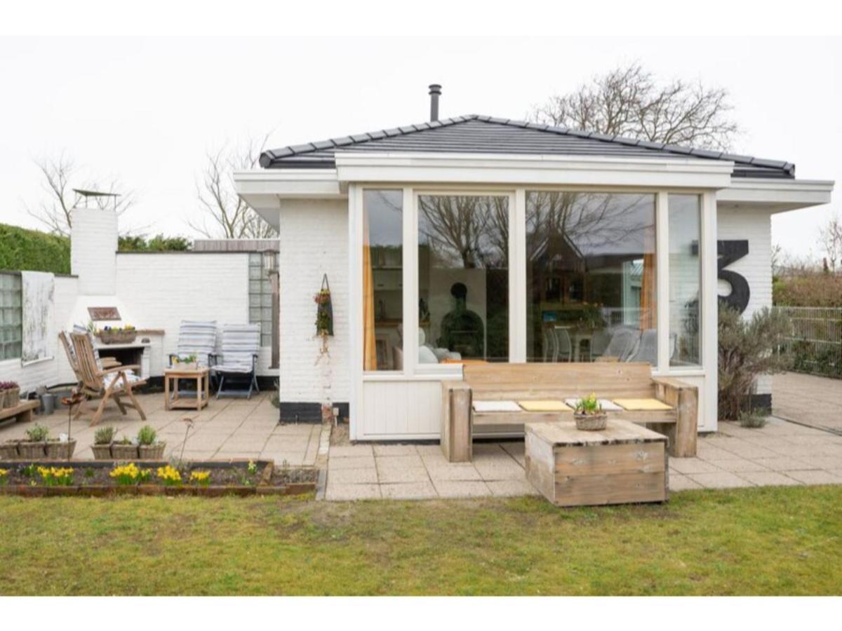 Quiet location, yet close to the beach&center, large enclosed garden Renesse Exterior foto