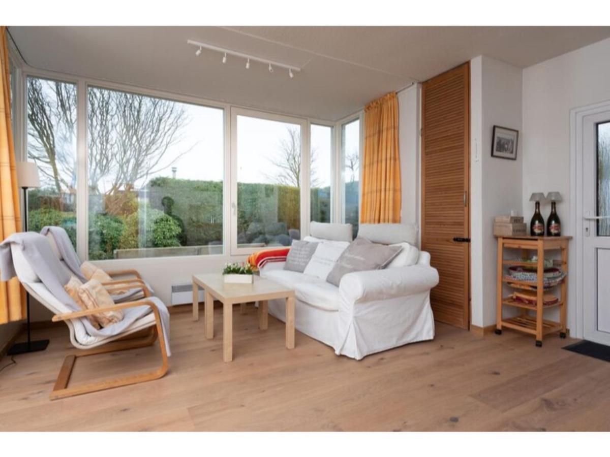 Quiet location, yet close to the beach&center, large enclosed garden Renesse Exterior foto