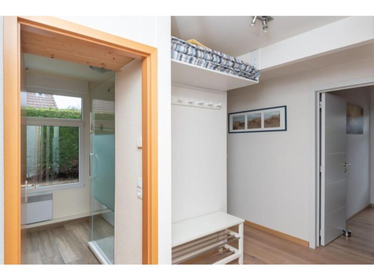 Quiet location, yet close to the beach&center, large enclosed garden Renesse Exterior foto