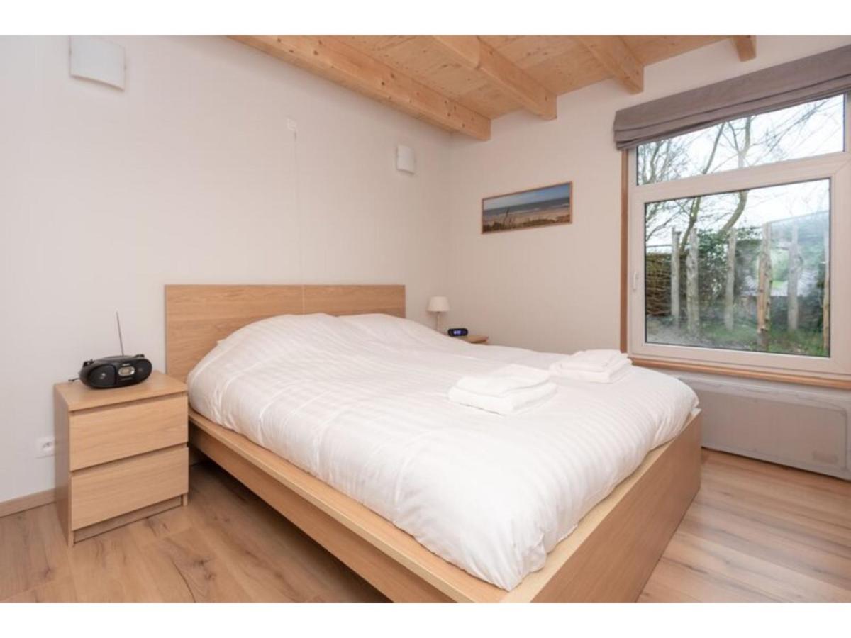 Quiet location, yet close to the beach&center, large enclosed garden Renesse Exterior foto